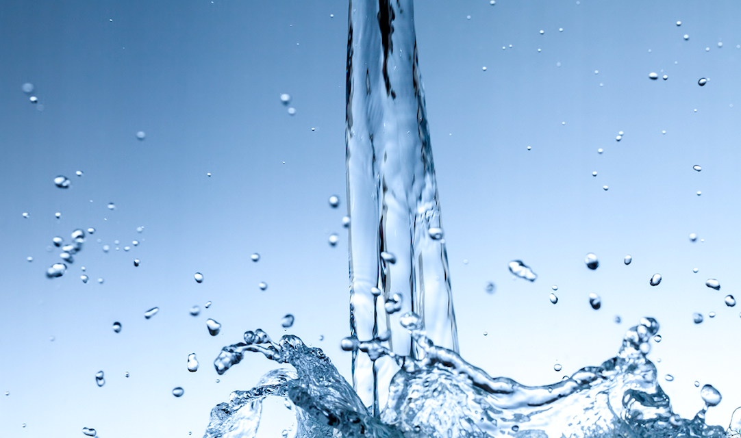 Agua purificada, ¿es mejor que el agua potable?